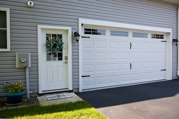 24/7 Emergency Garage Door Panel Replacement experts in Pepeekeo, HI